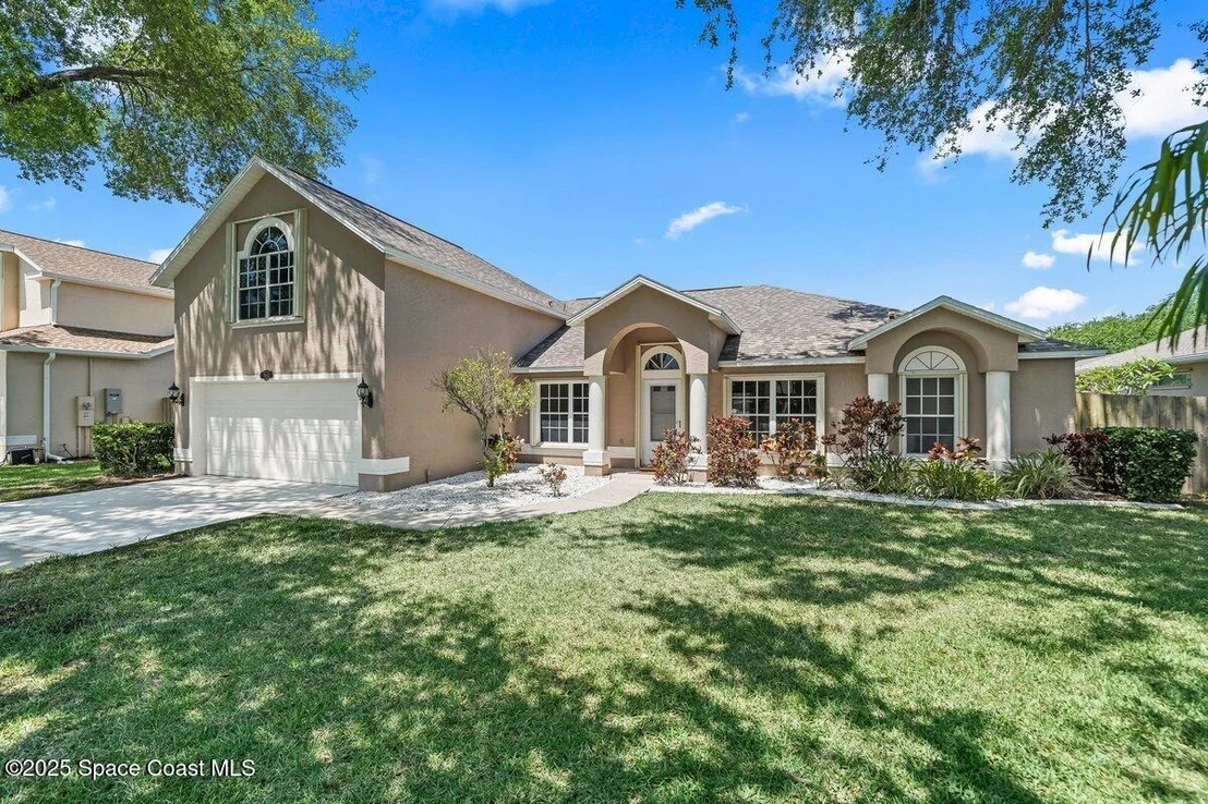 Photo of 5863 Newbury Circle
