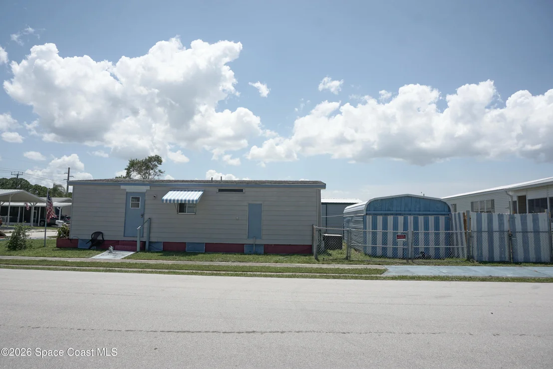 Photo of 2339 Royal Palm Drive NE