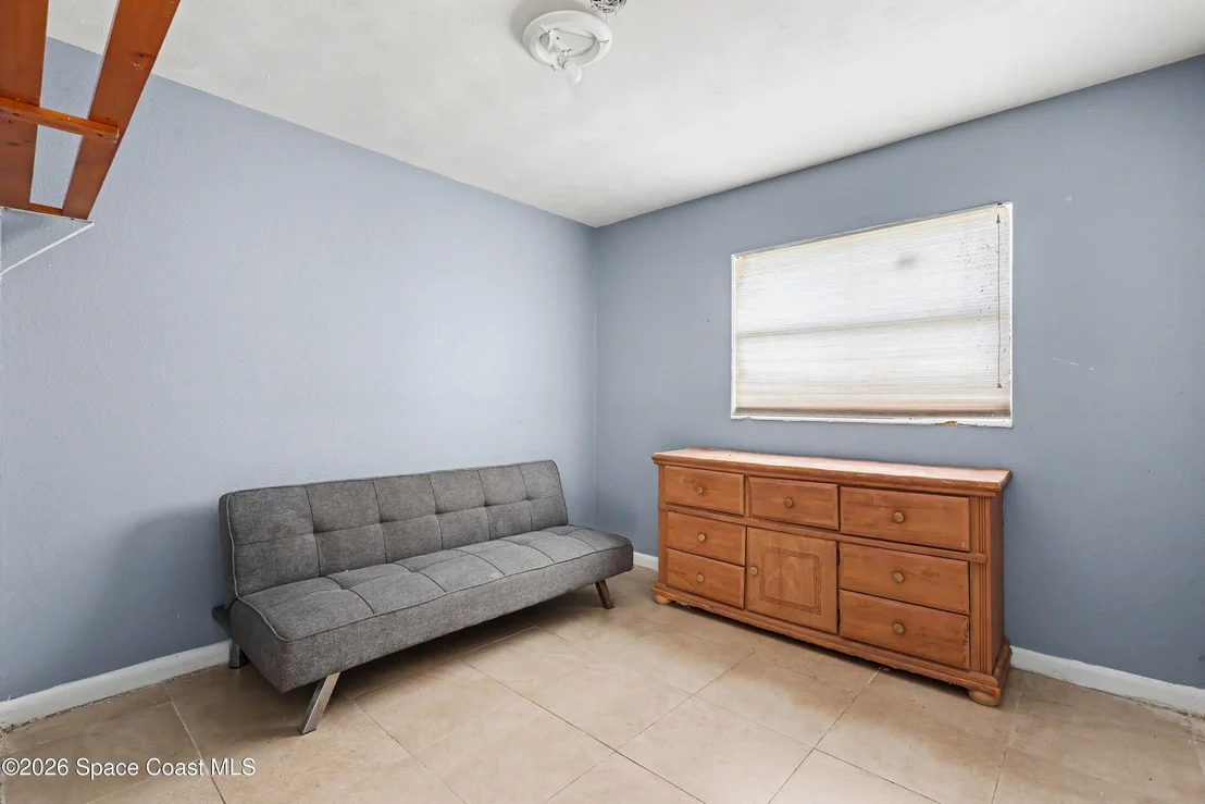 Photo of 819 Almond Boulevard