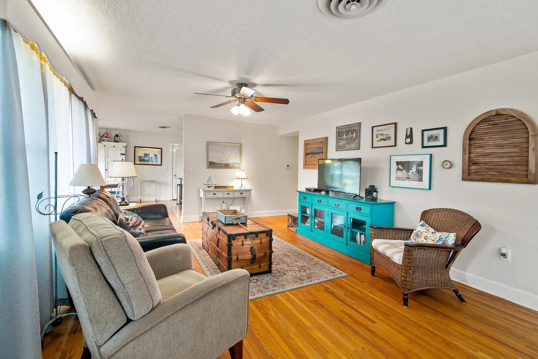 Photo of 211 Broadview Drive