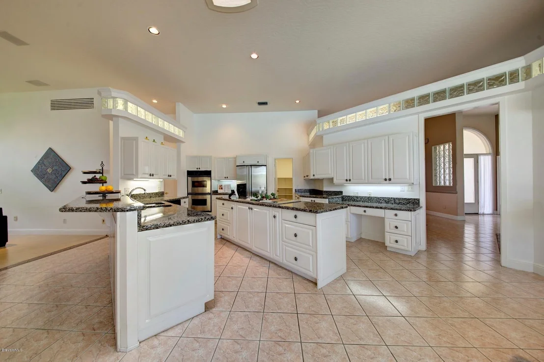 Photo of 812 Sanderling Drive
