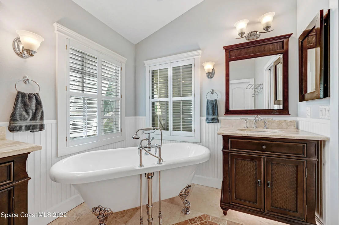 Photo of 155 Bayshore Drive