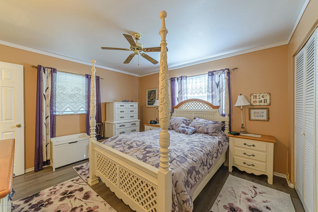 Photo of 1023 Eyerly Lane NE