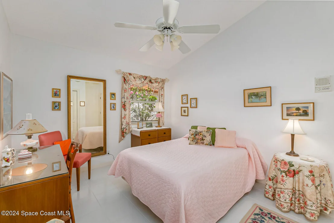 Photo of 410 Oriole Lane