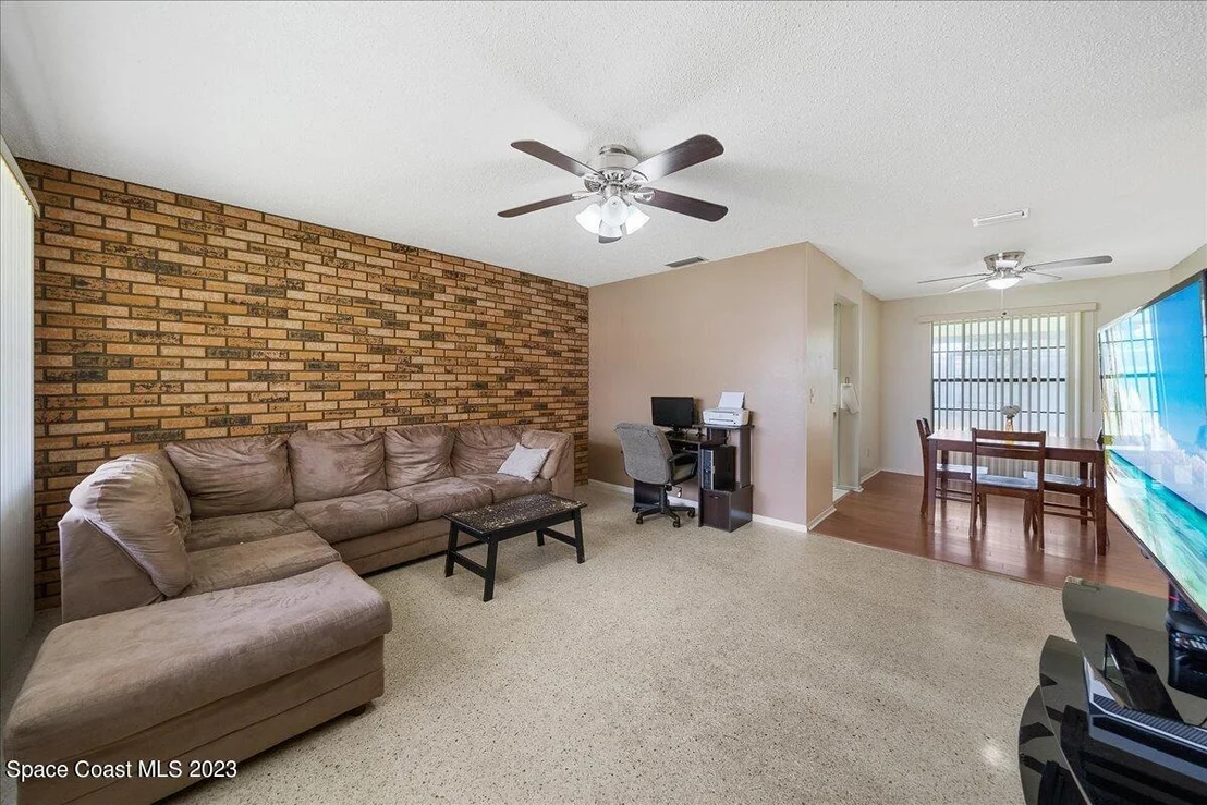 Photo of 533 Clarke Avenue