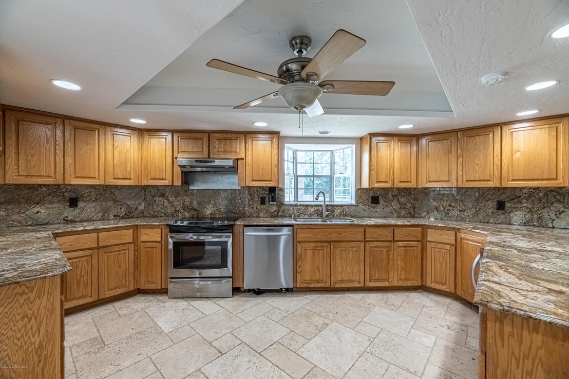 Photo of 4300 Pinewood Road