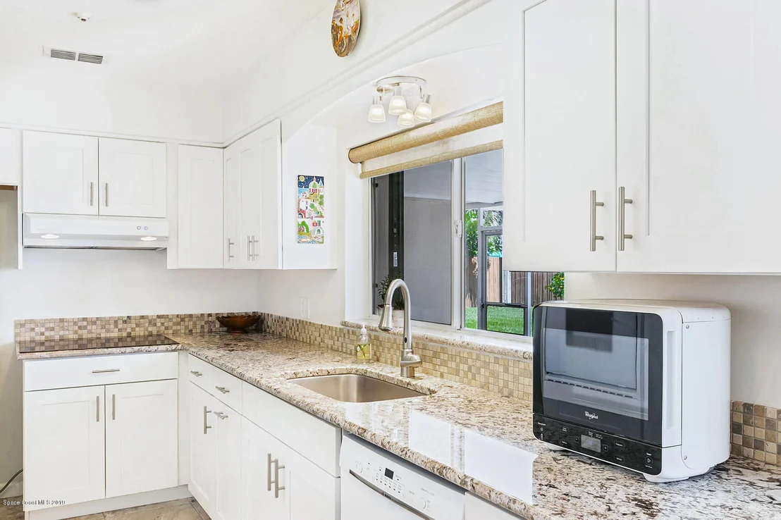Photo of 360 Hamlin Avenue
