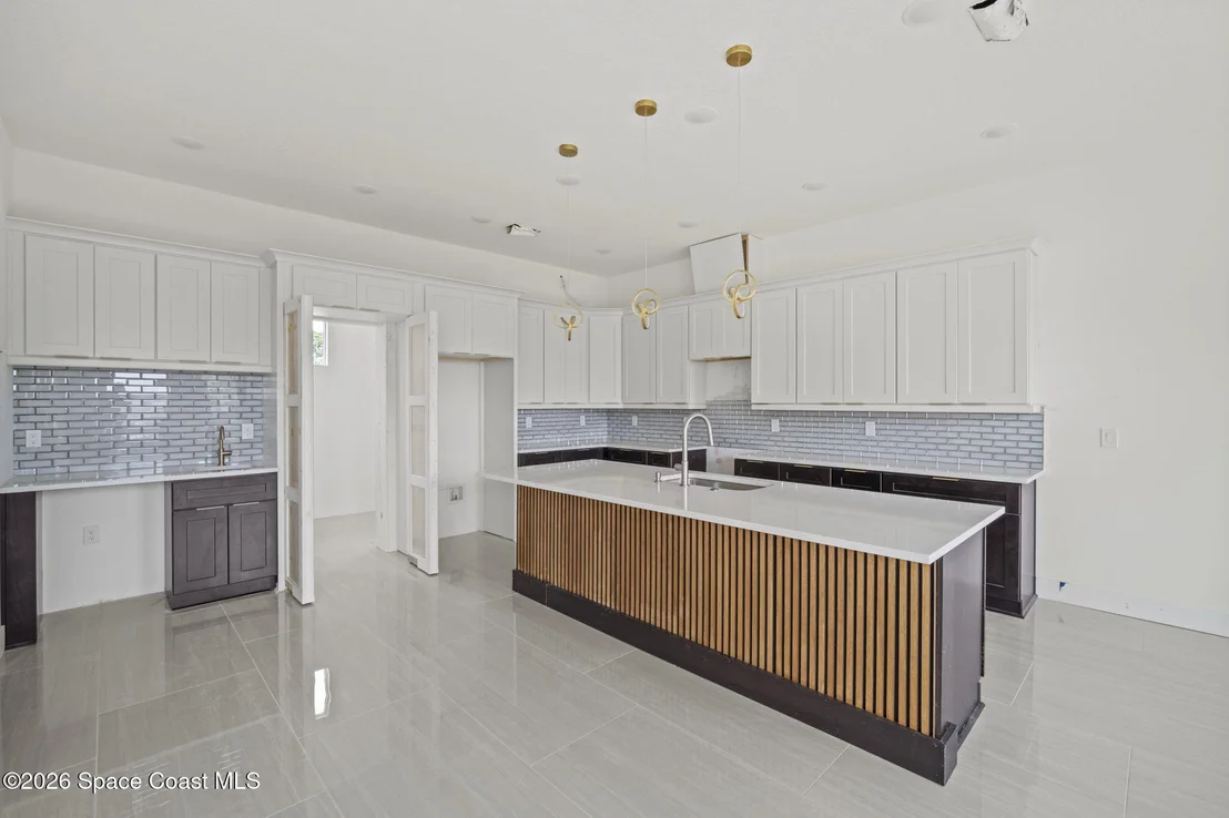 Photo of 1121 River Drive NE