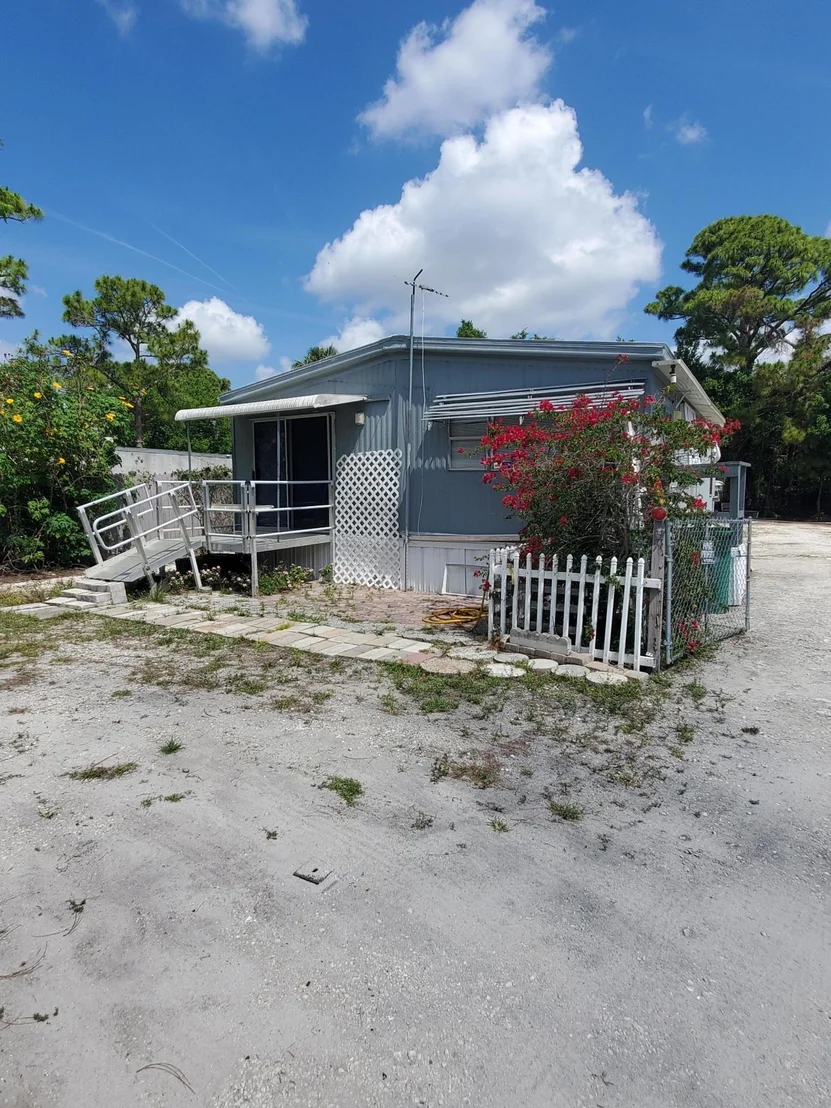 Photo of 313 Booth Street