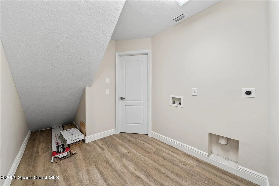 Photo of 5863 Newbury Circle
