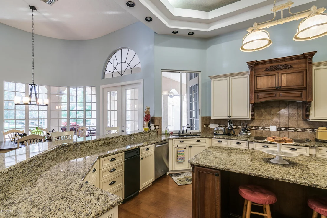 Photo of 774 Glengarry Drive