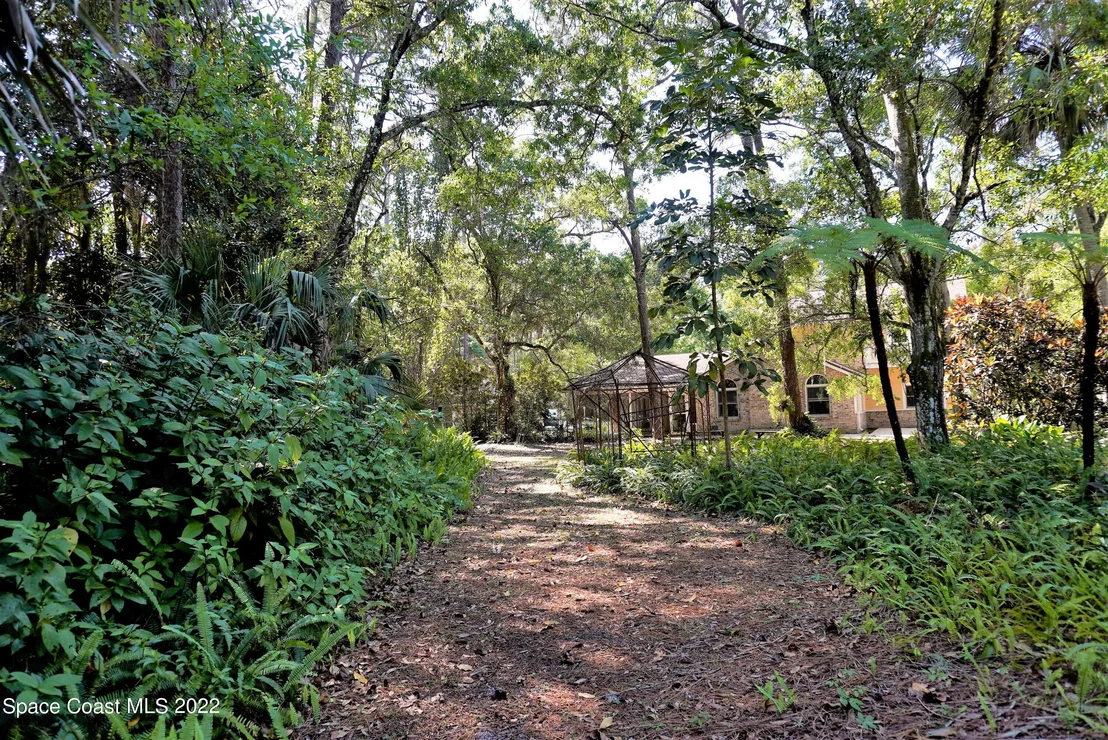 Photo of 686 Hammock Road