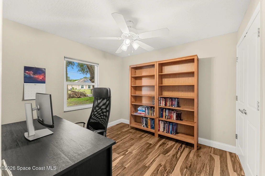 Photo of 5687 Holden Road