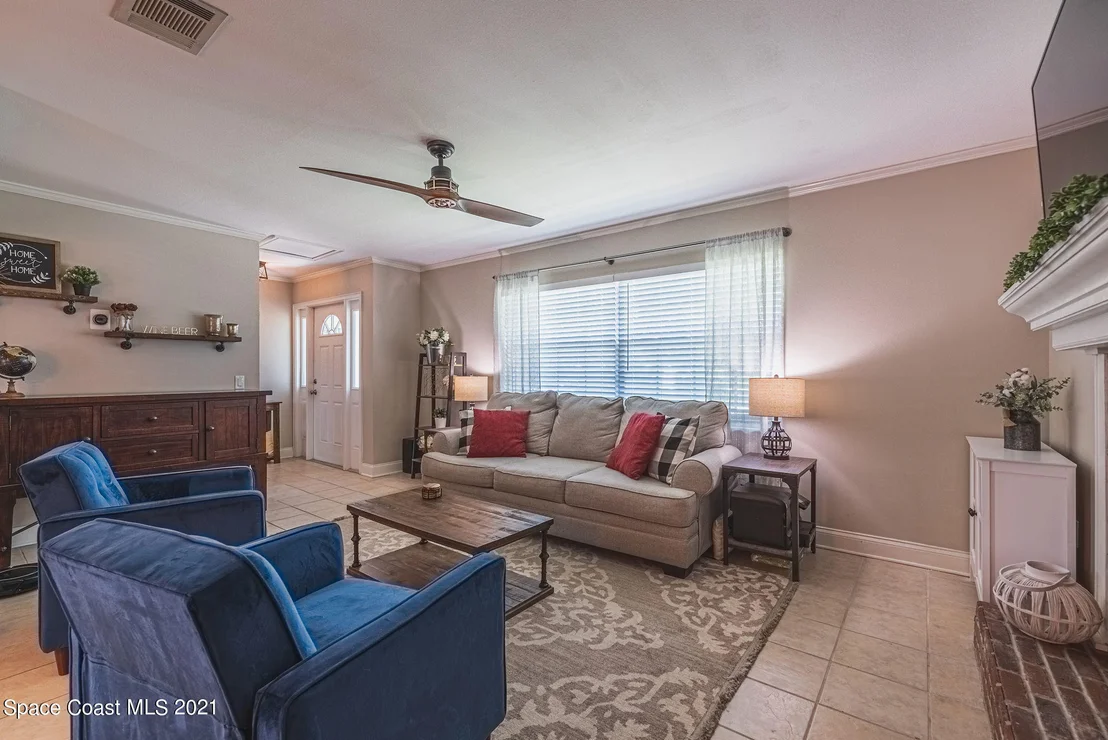 Photo of 818 Hanover Court