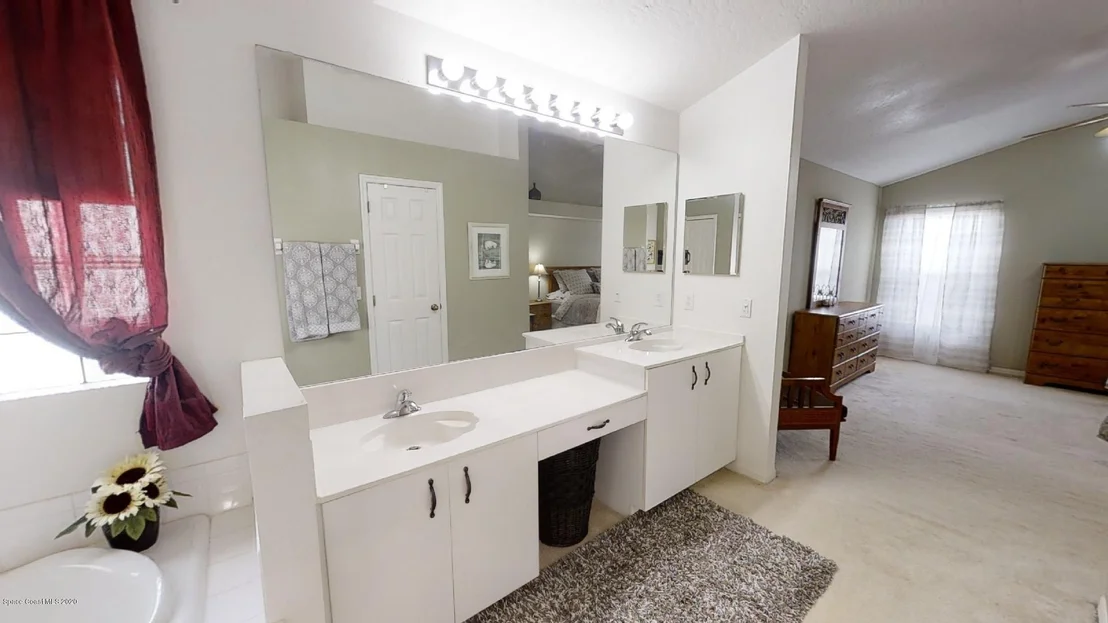 Photo of 1670 Rustic Way