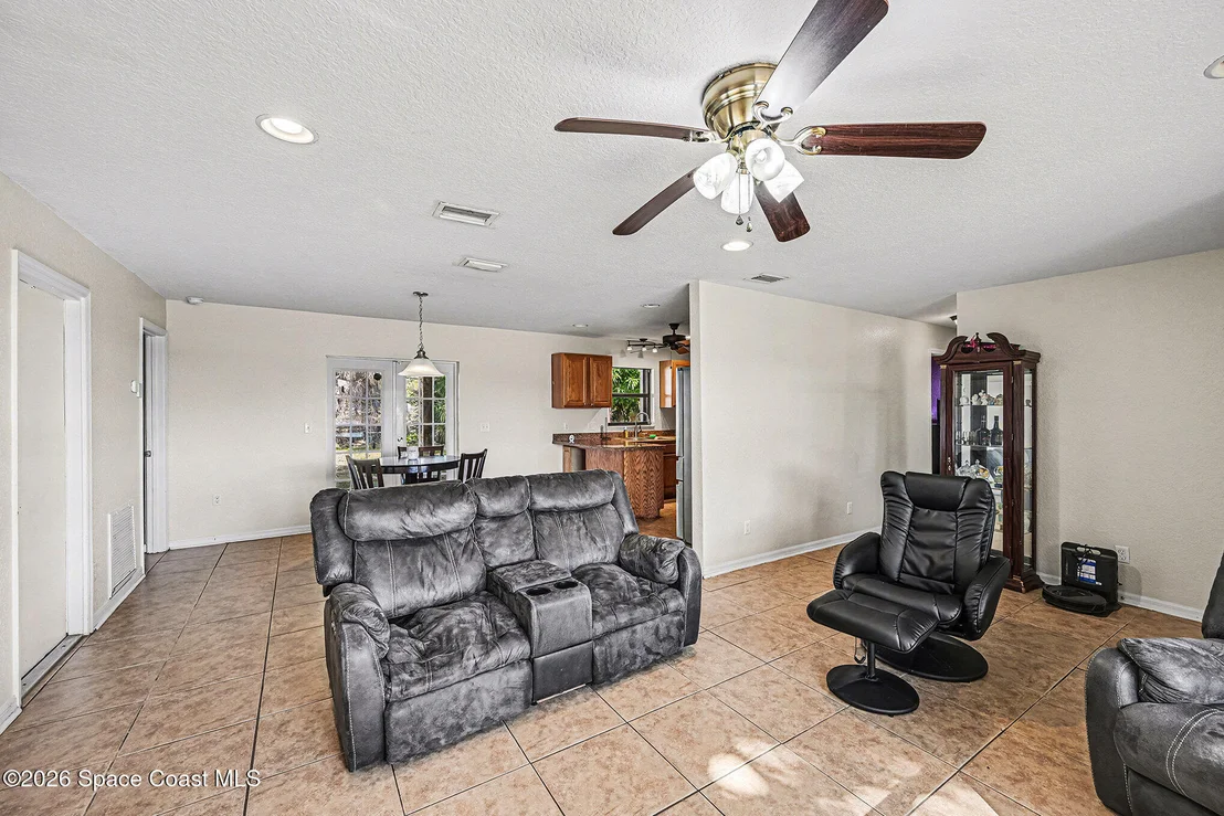 Photo of 1584 Gardner Dr Drive