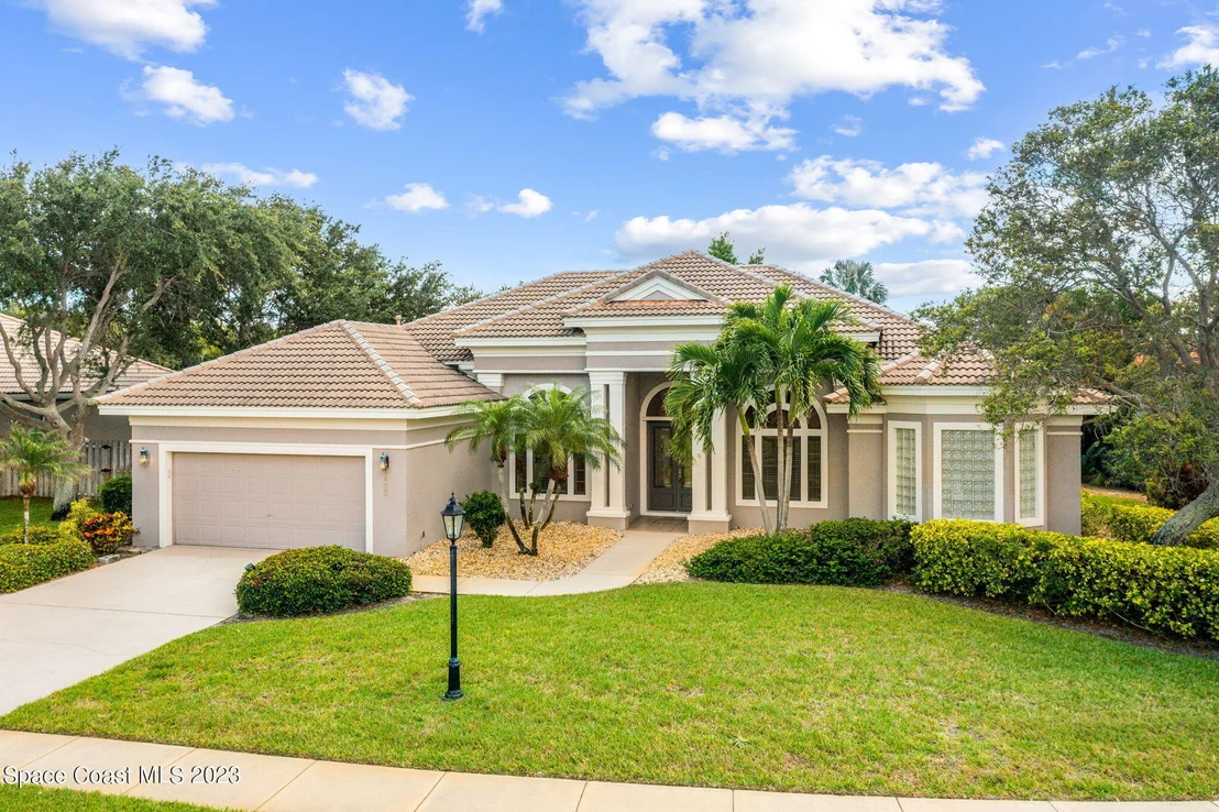 Photo of 423 Flanders Drive