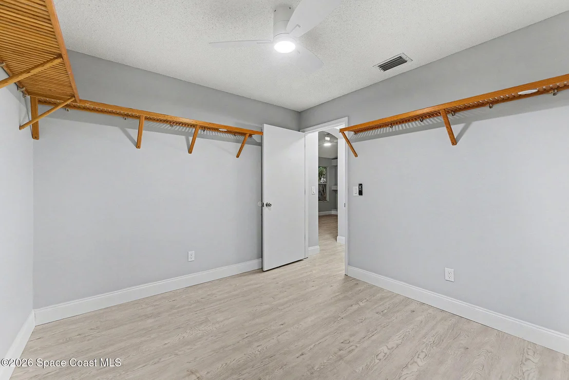 Photo of 876 Brookview Lane