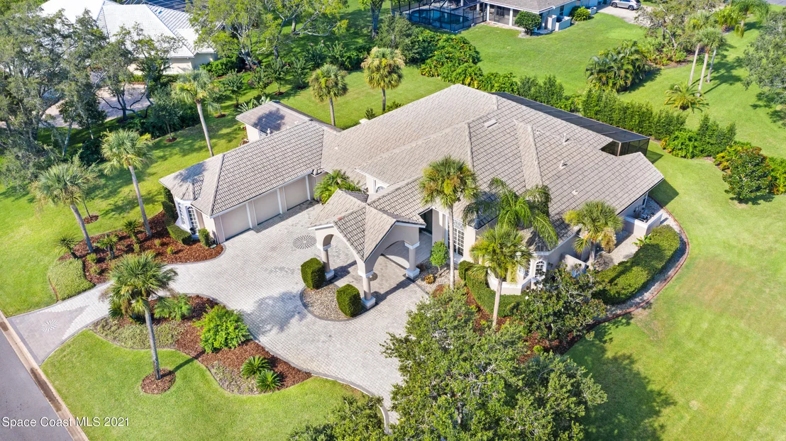 Photo of 742 Glengarry Drive