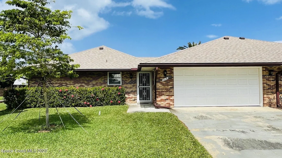 Photo of 216 Chalet Avenue