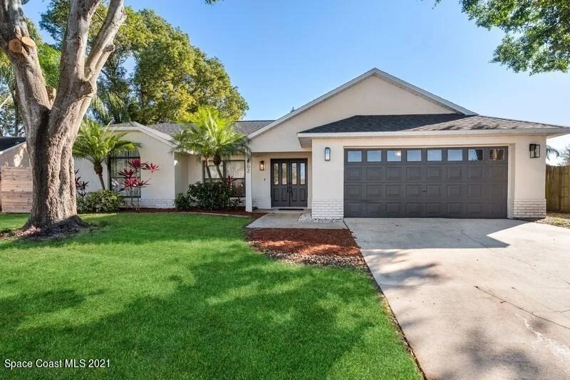 Photo of 902 Black Pine Court
