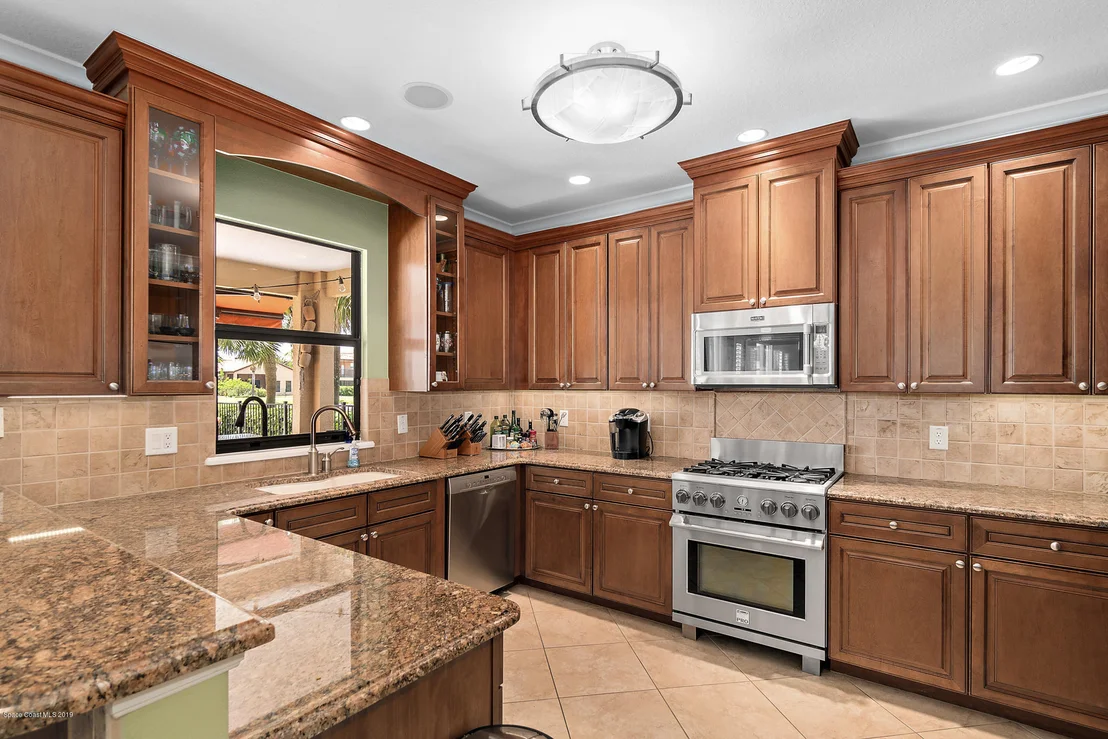 Photo of 698 Monterey Drive