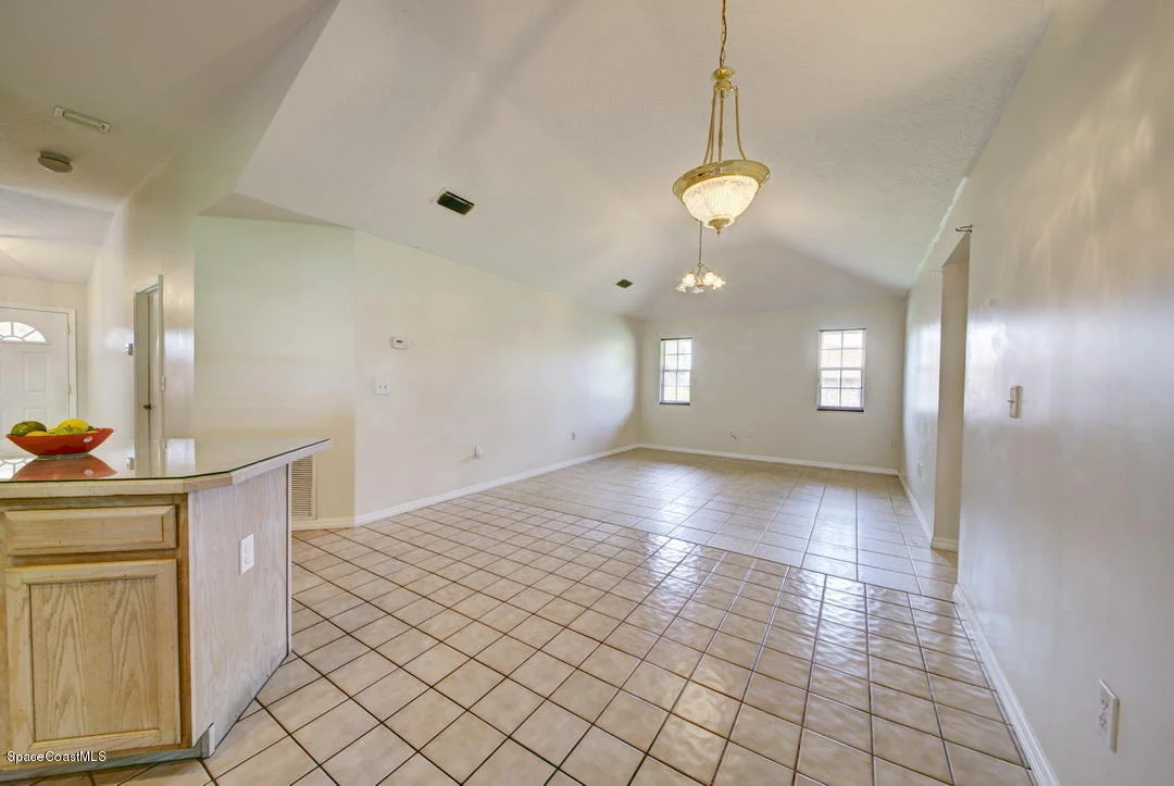 Photo of 307 SE Abello Road SE
