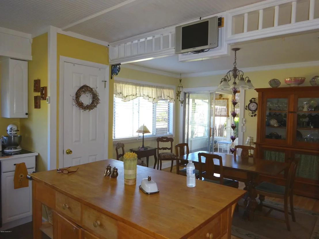 Photo of 1349 Freil Road NE