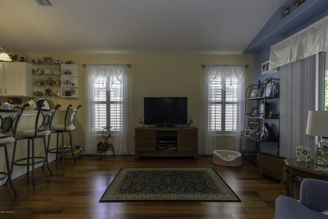 Photo of 924 Tavernier Circle NE