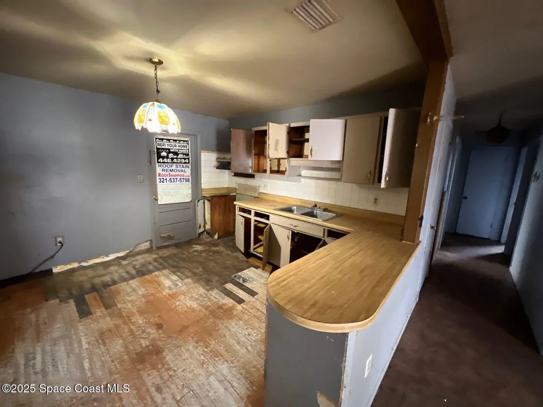 Photo of 2137 Canterbury Lane