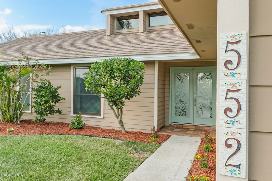 Photo of 552 Rio Casa Drive N