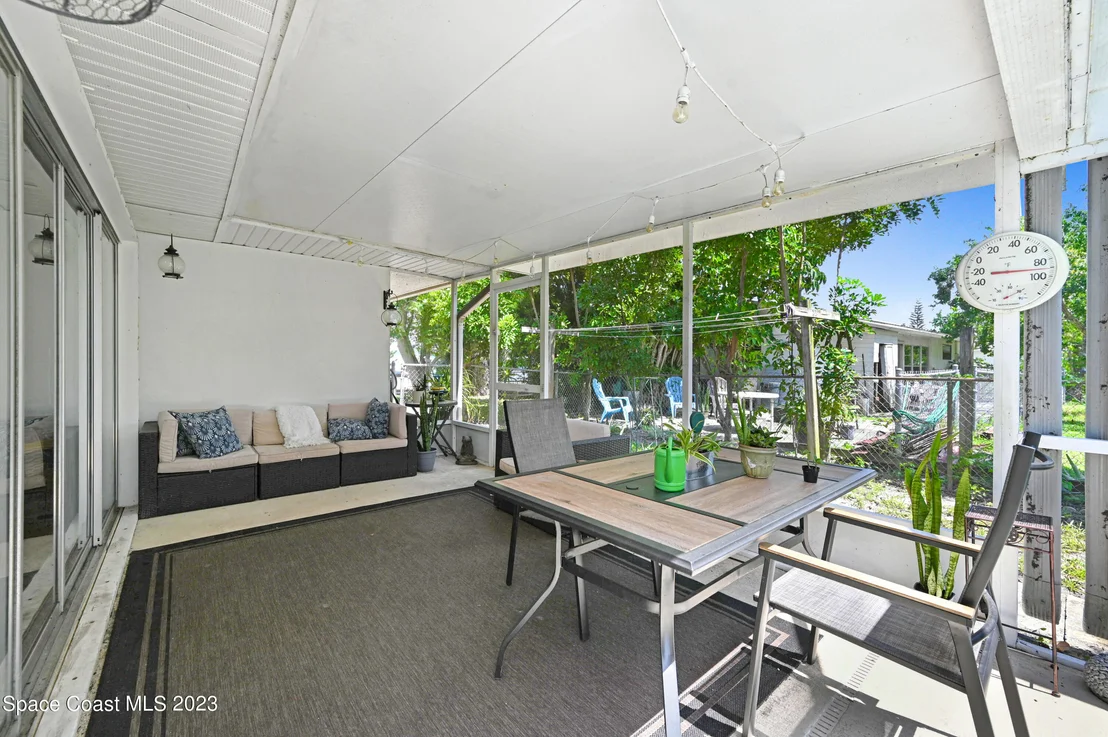 Photo of 832 Damask Street NE