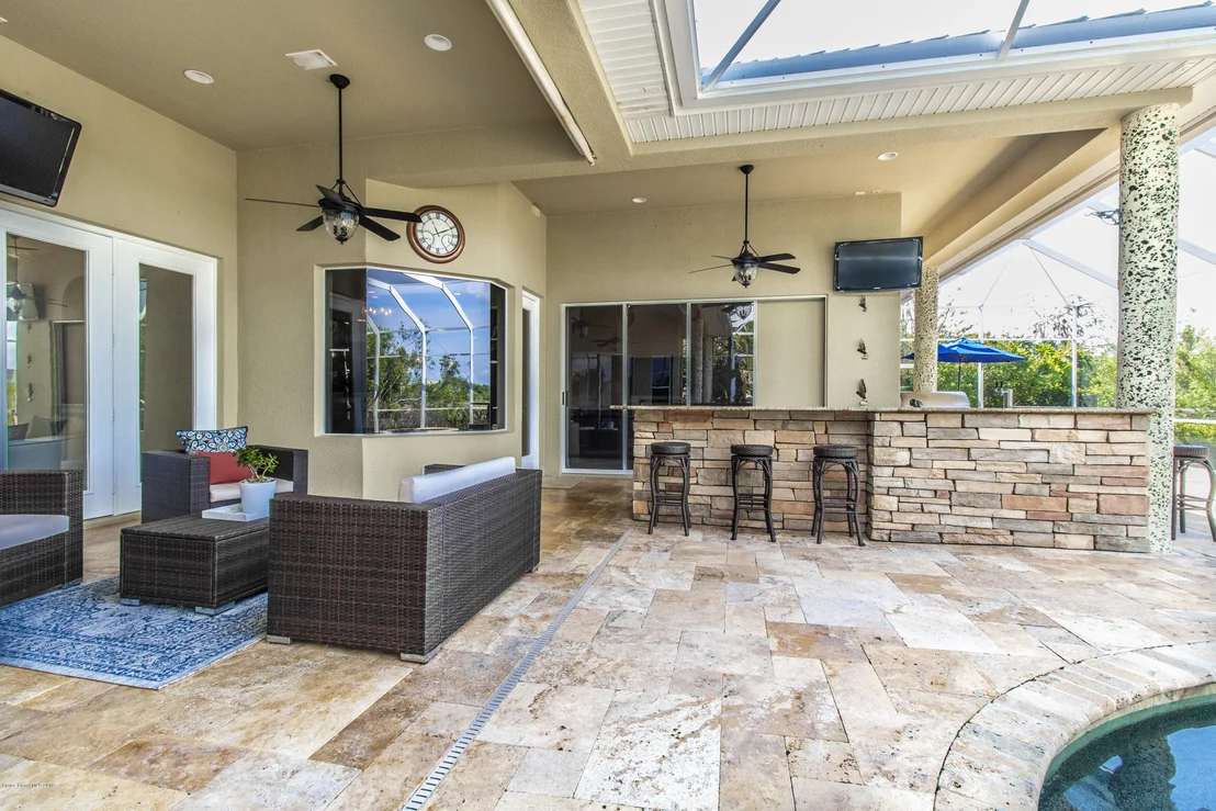 Photo of 814 Chatsworth Drive