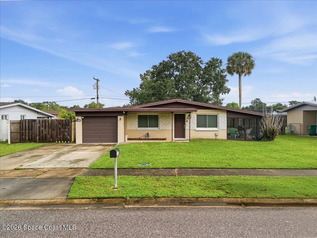 Photo of 2484 Victor Road