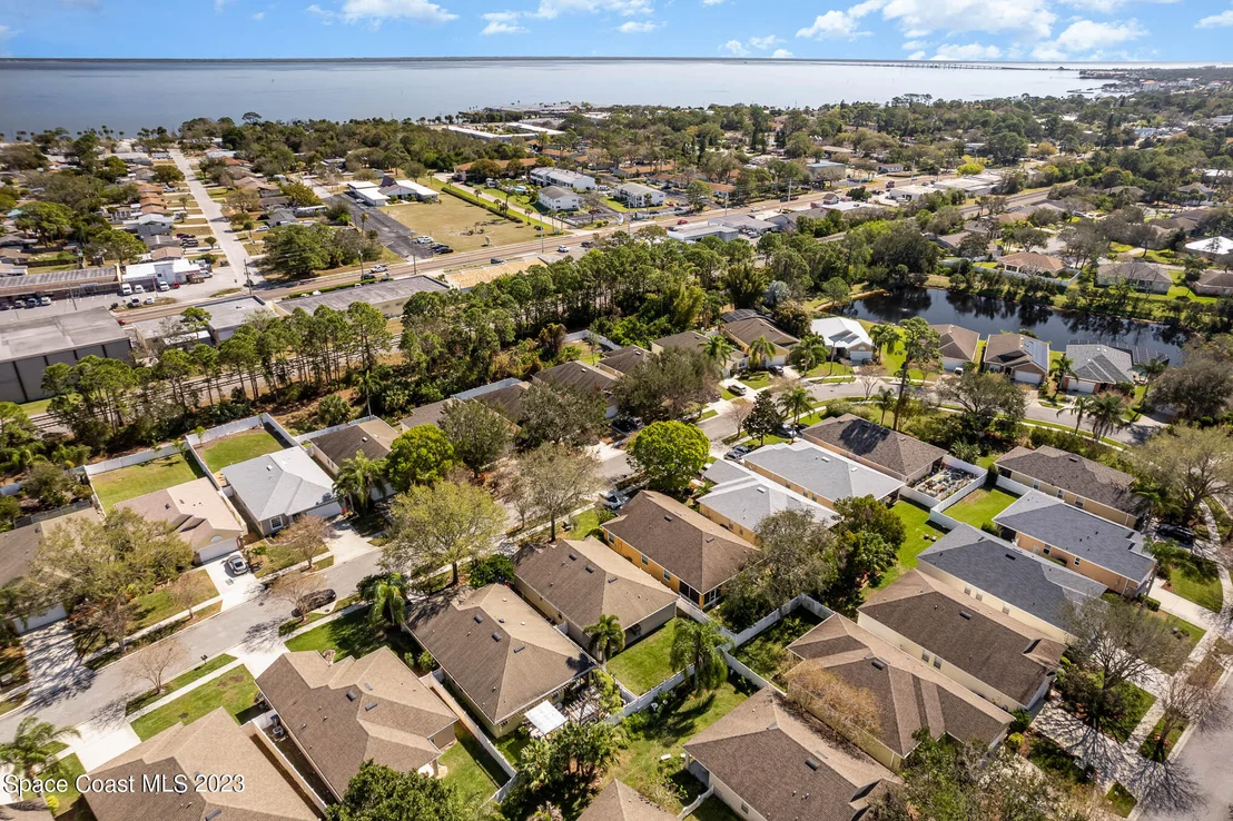 Photo of 402 Waterside Circle