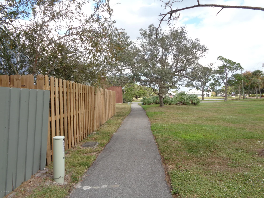 Photo of 425 Willow Tree Drive