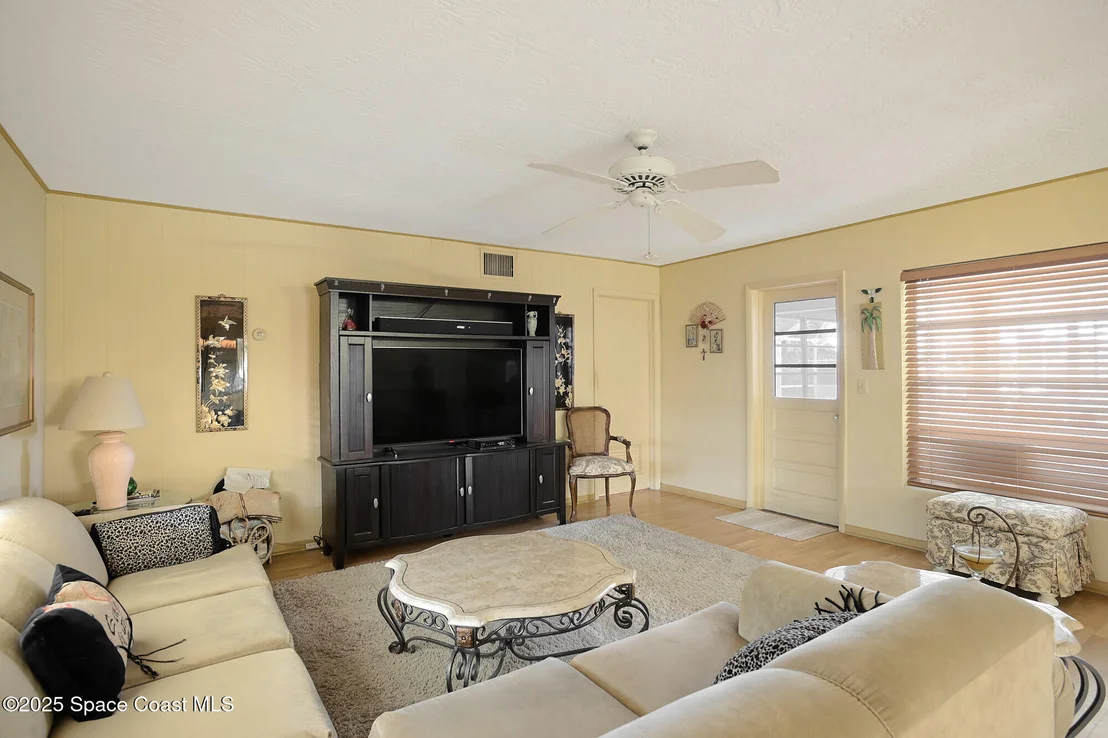 Photo of 2105 Barracuda Avenue