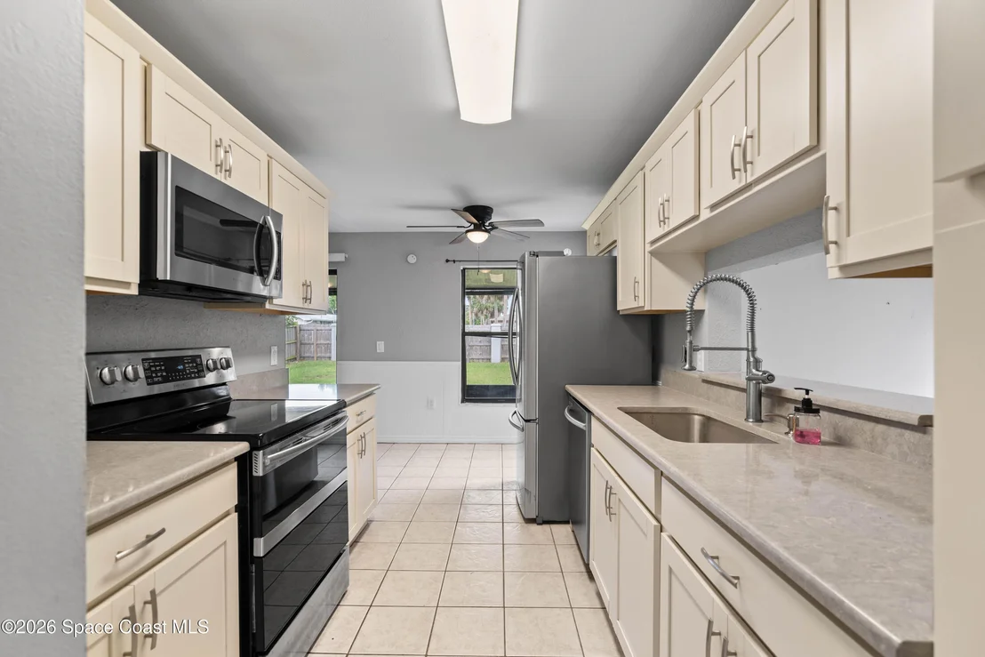 Photo of 1624 Clover Circle