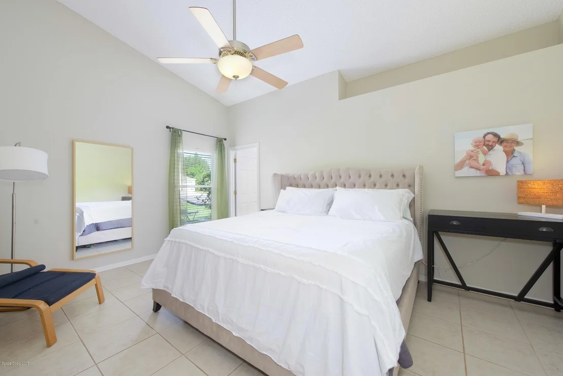 Photo of 976 Villa Drive