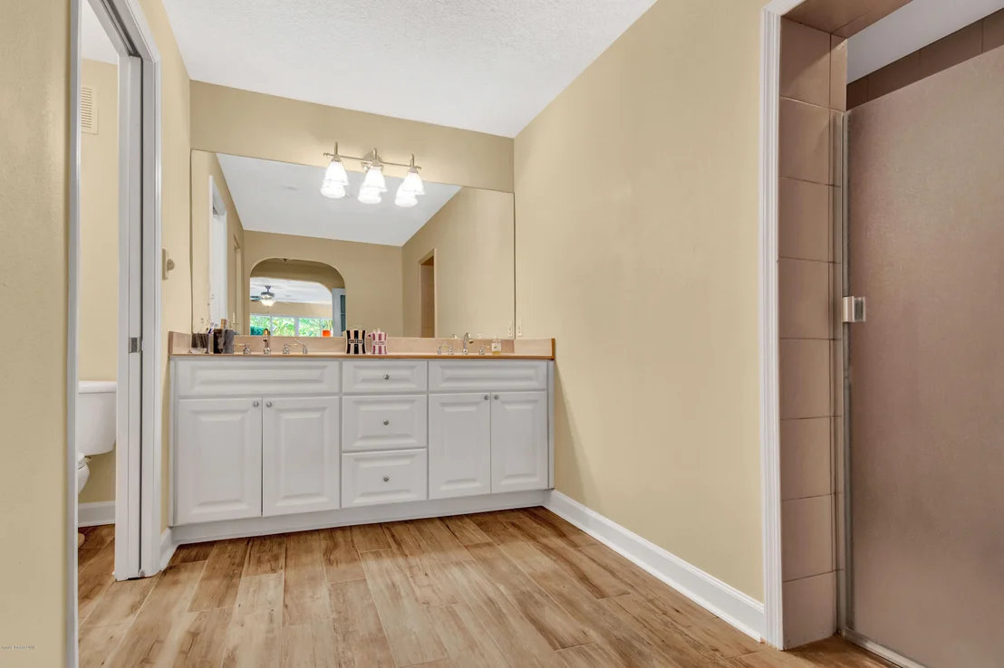 Photo of 413 Sunset Boulevard