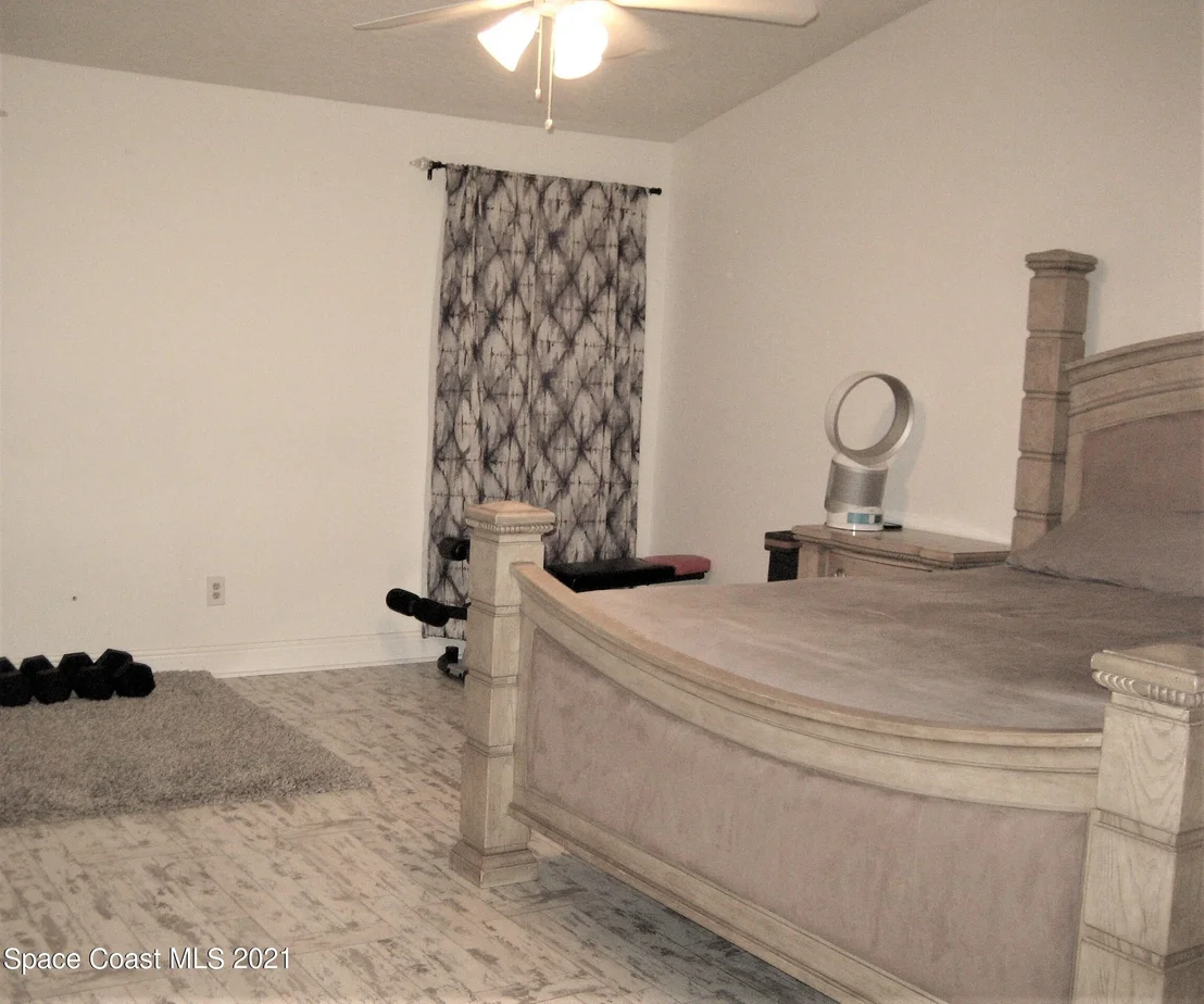 Photo of 863 Ridge Lake Drive