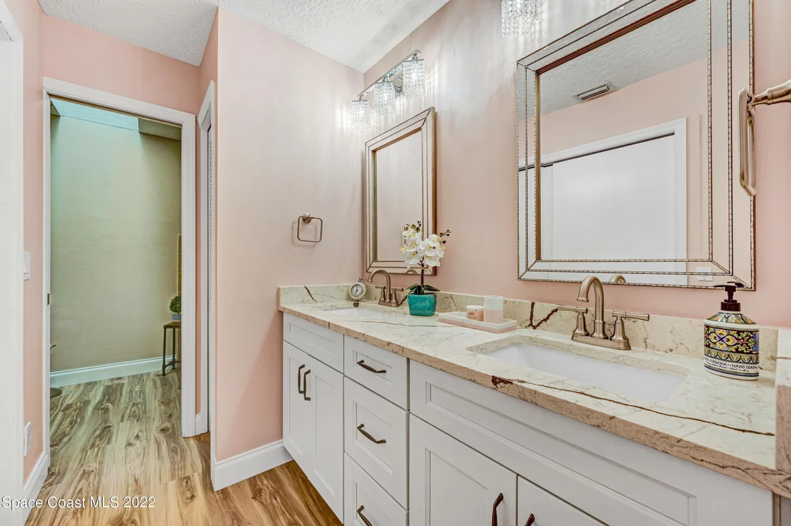 Photo of 820 Ridge Lake Drive