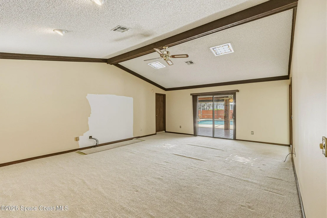 Photo of 460 Neptune Drive NE