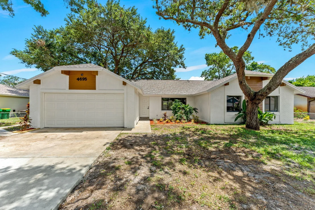 Photo of 4695 Robert Street