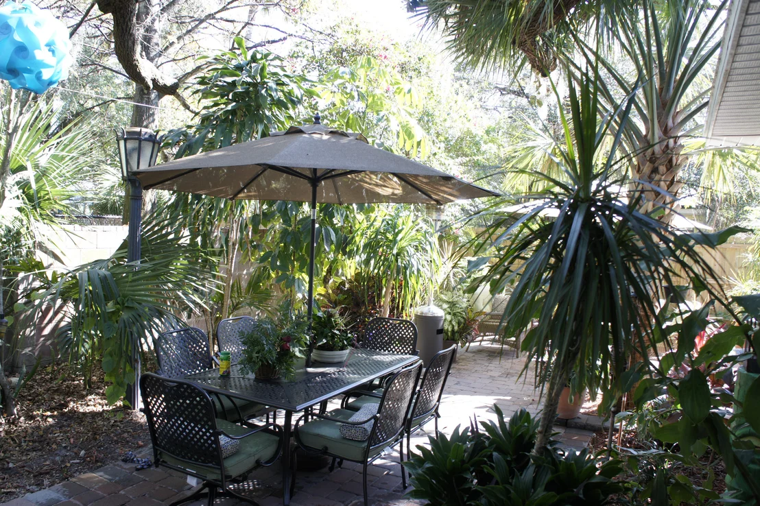 Photo of 555 Old Oak Street