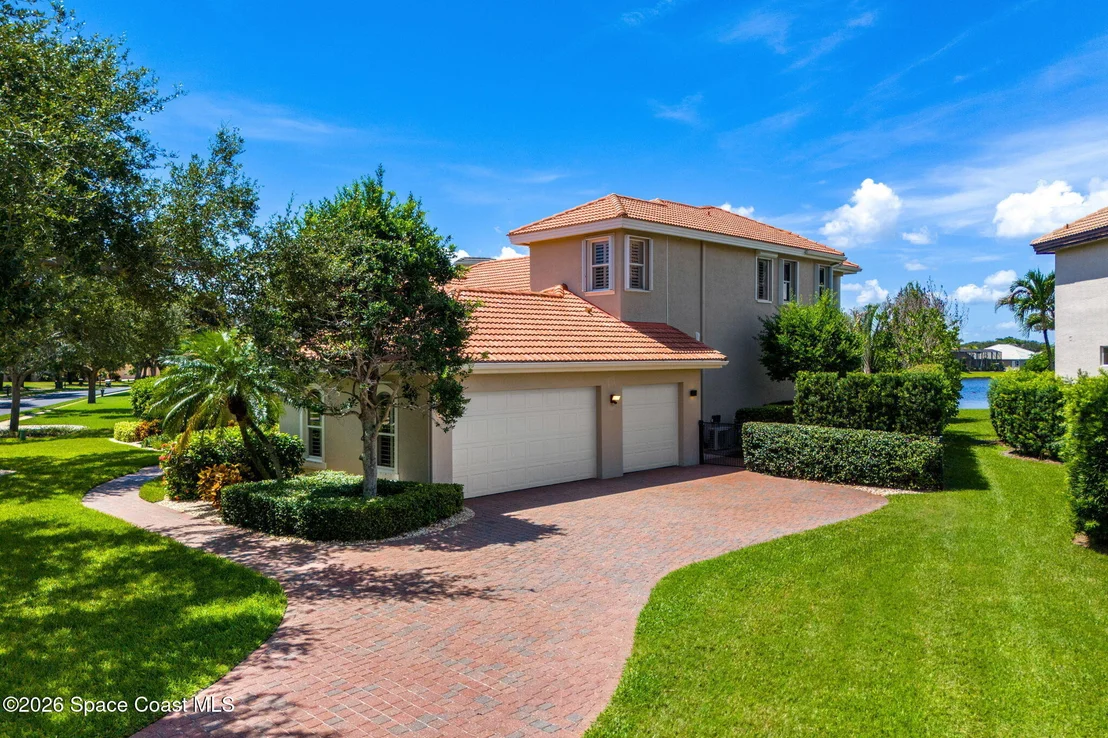 Photo of 242 Flanders Drive