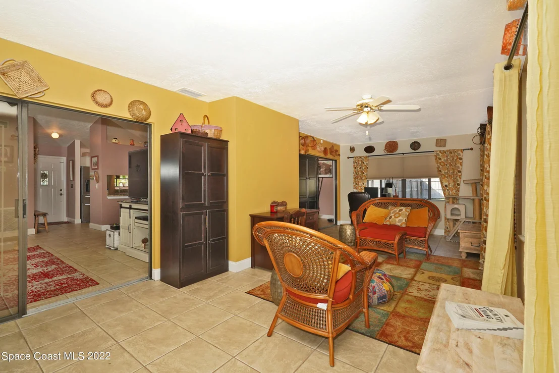 Photo of 1814 Oak Drive N