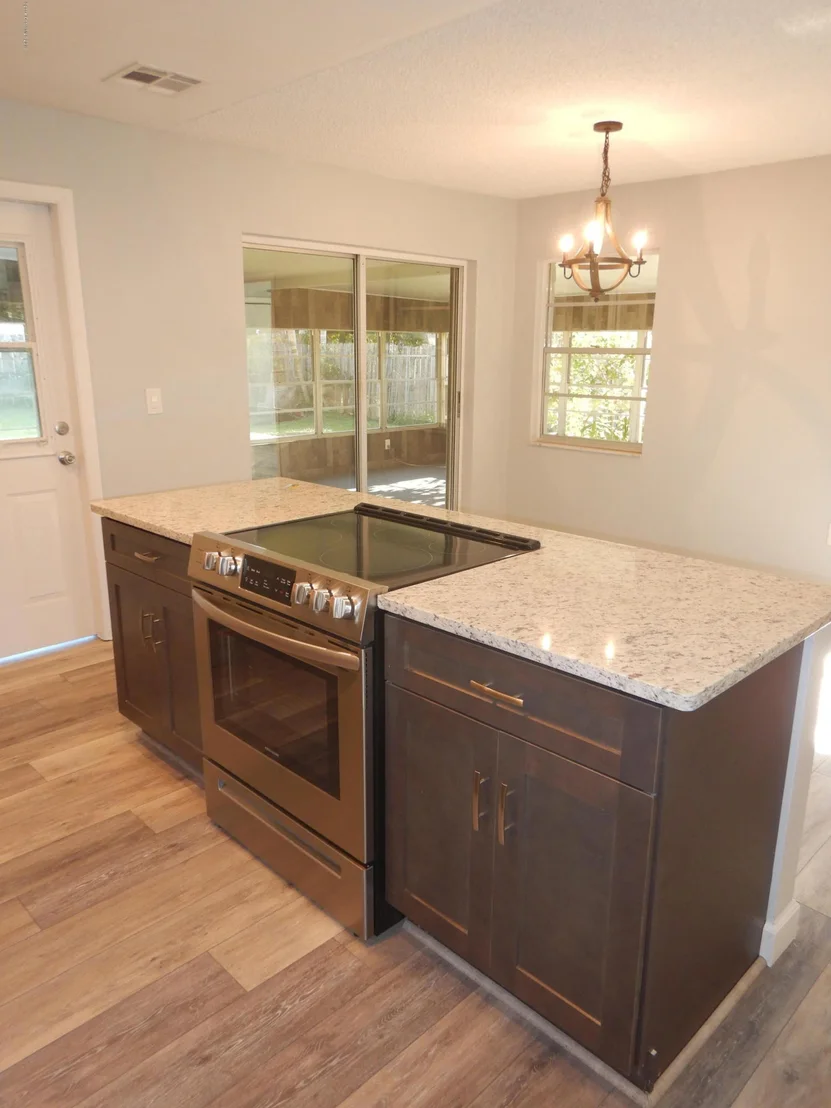 Photo of 2911 Pembroke Road