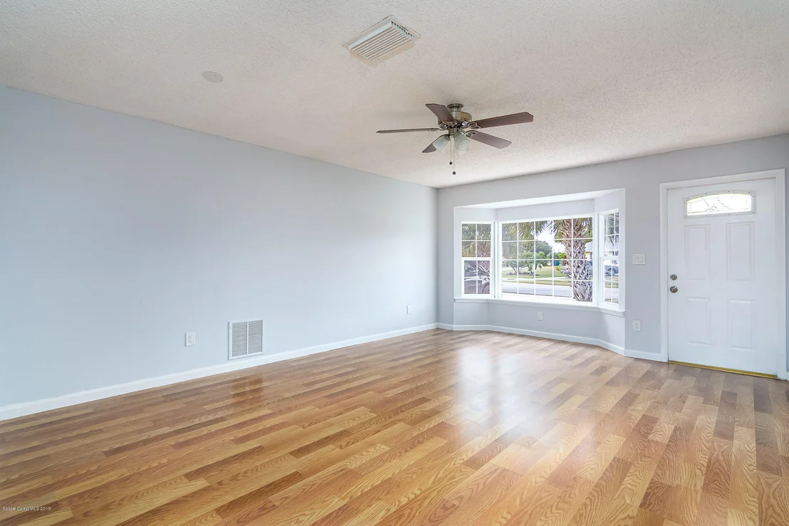 Photo of 1111 Cotton Road NE