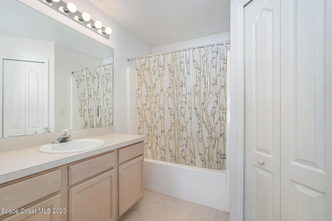 Photo of 896 Shaw Circle